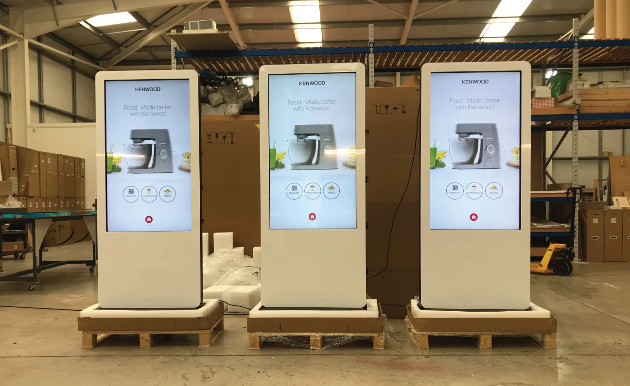 230424023450230424122851lcd-touch-kiosk-hotel-receptions